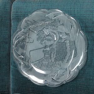 Santa Clause 15in round plate